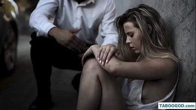 淫荡的故事:无家可归的少女