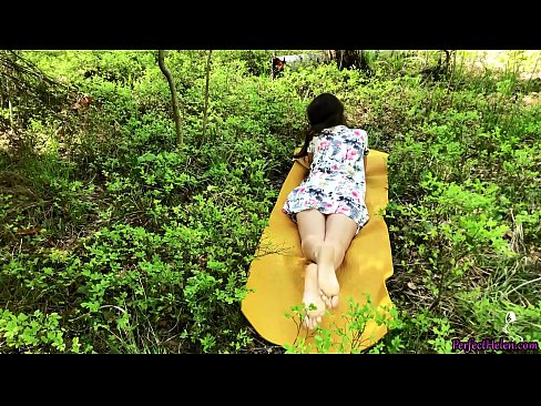 ❤️ 陌生人在Tinder上自慰我的阴部,并在树林里热情地做爱 ❤❌ Sex video❌❤