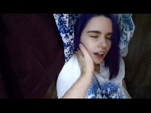❤️ 在衣柜里发现我的妹妹并帮助她射精 ❤❌ Sex video❌❤
